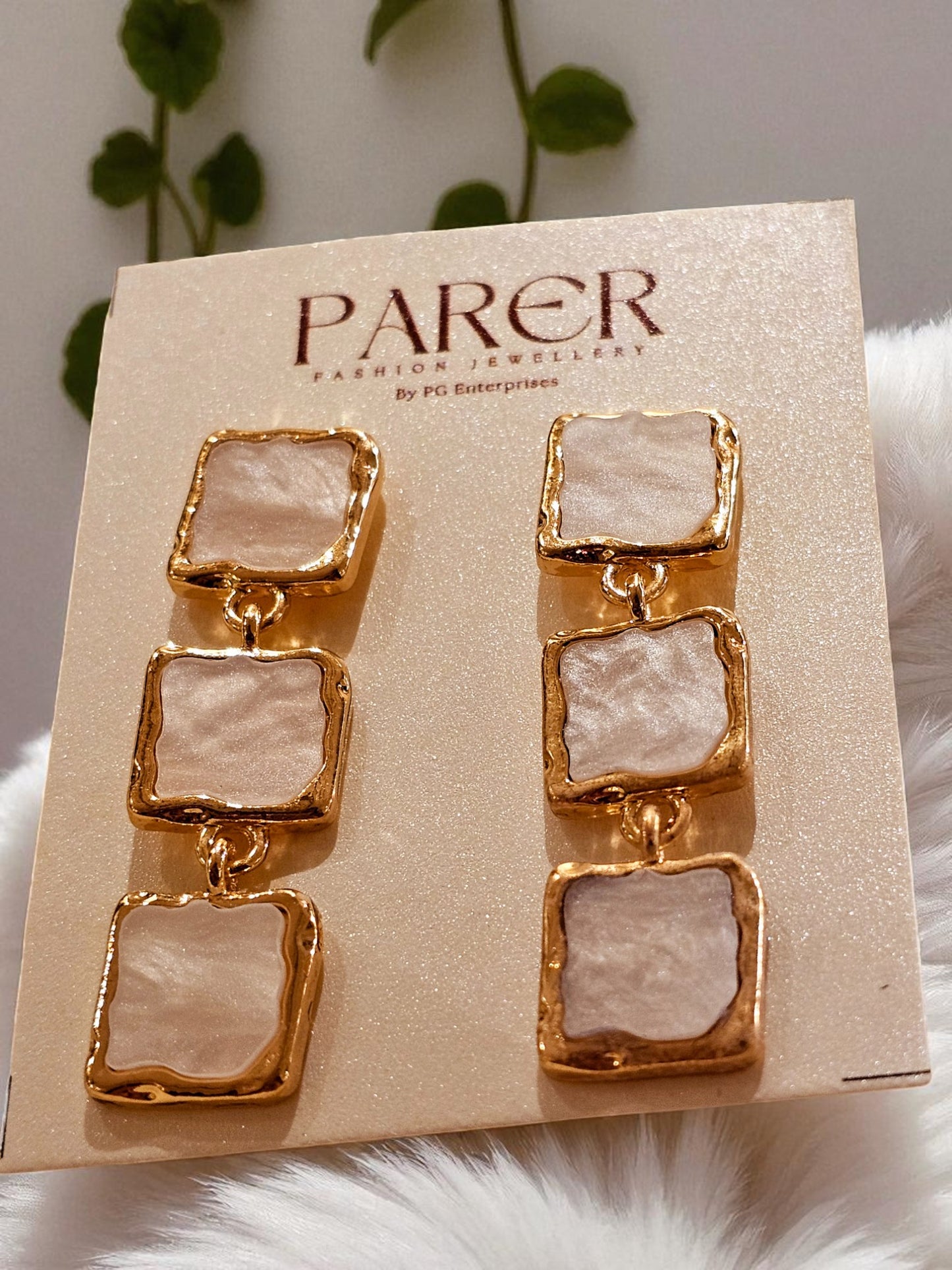 Pearl-Glow Geometric Drop Earrings - White
