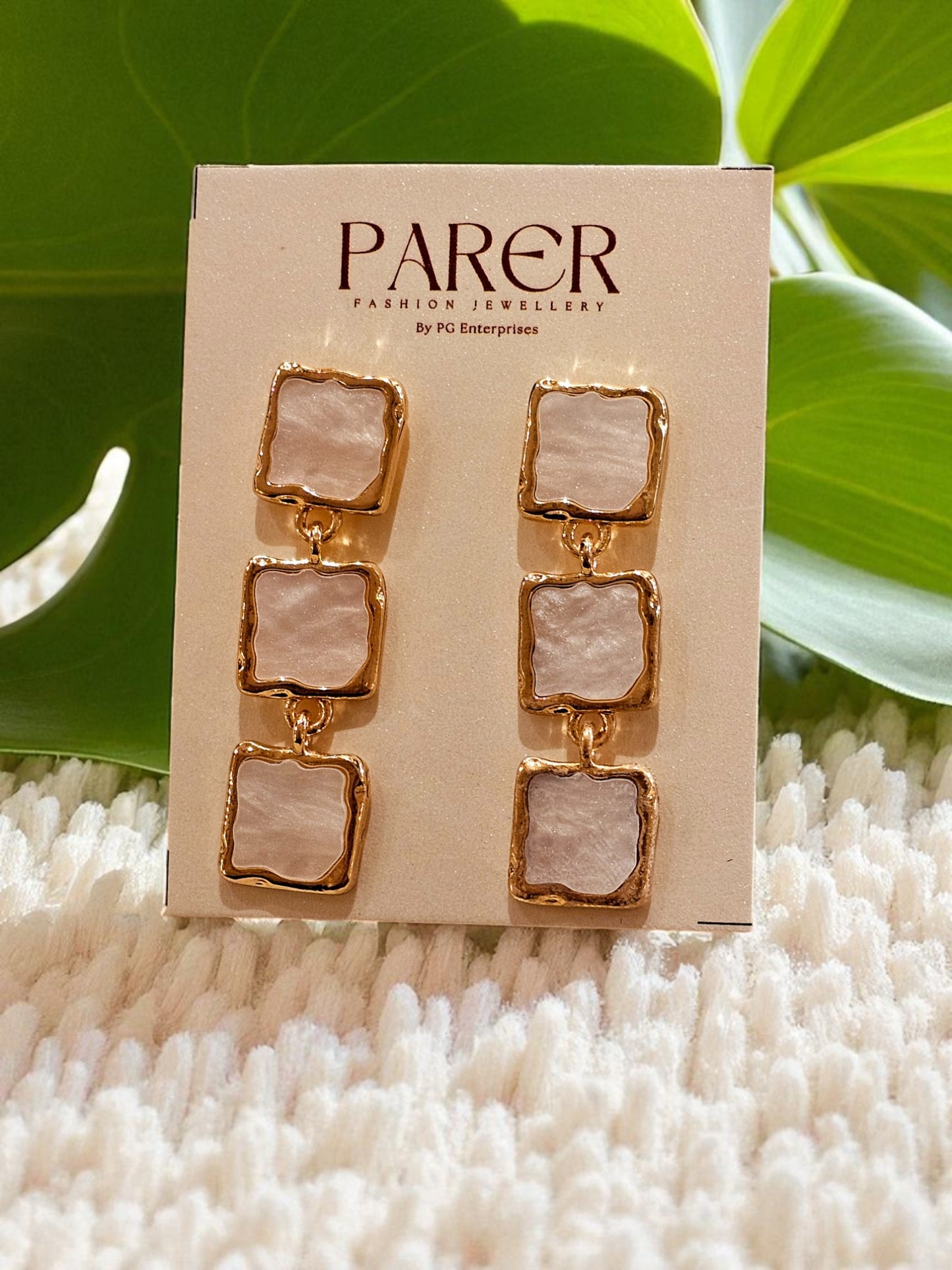 Pearl-Glow Geometric Drop Earrings - White