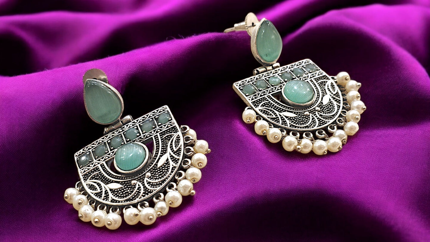 Emerald Glow Oxidised Pearl Earrings